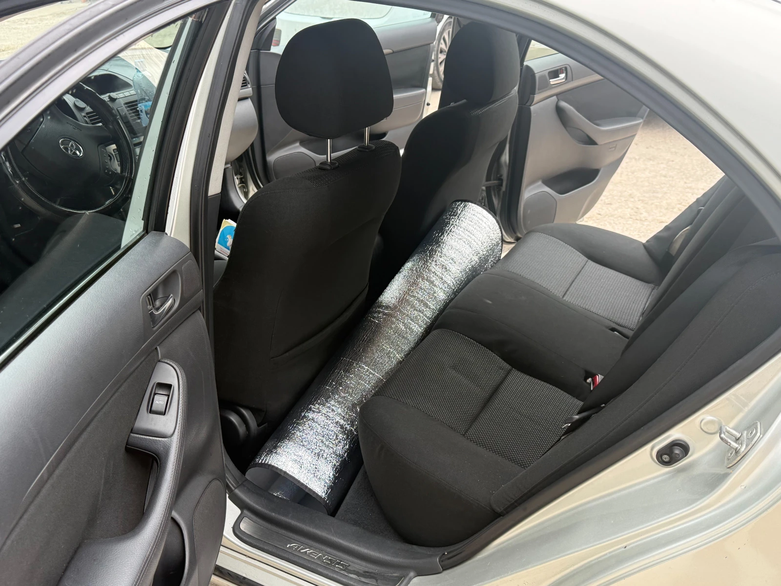 Toyota Avensis, снимка 4 - Автомобили и джипове - 56661544