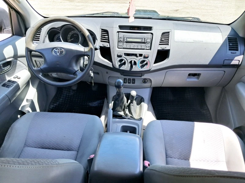 Toyota Hilux, снимка 11 - Автомобили и джипове - 46151147