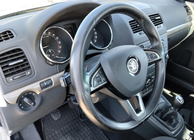 Skoda Yeti 2.0D/4х4/2014г., снимка 13 - Автомобили и джипове - 46723306