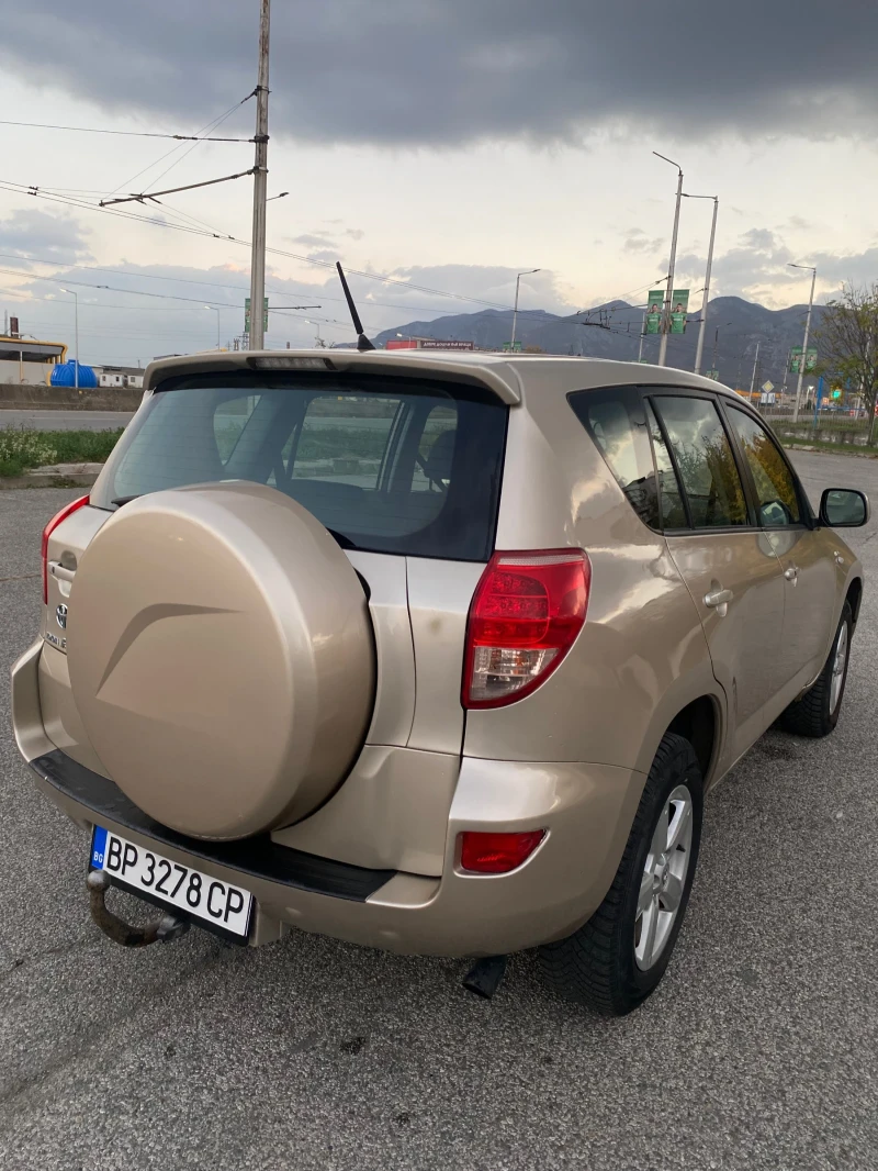 Toyota Rav4 2.2 D4D 136 к.с., снимка 4 - Автомобили и джипове - 47790691