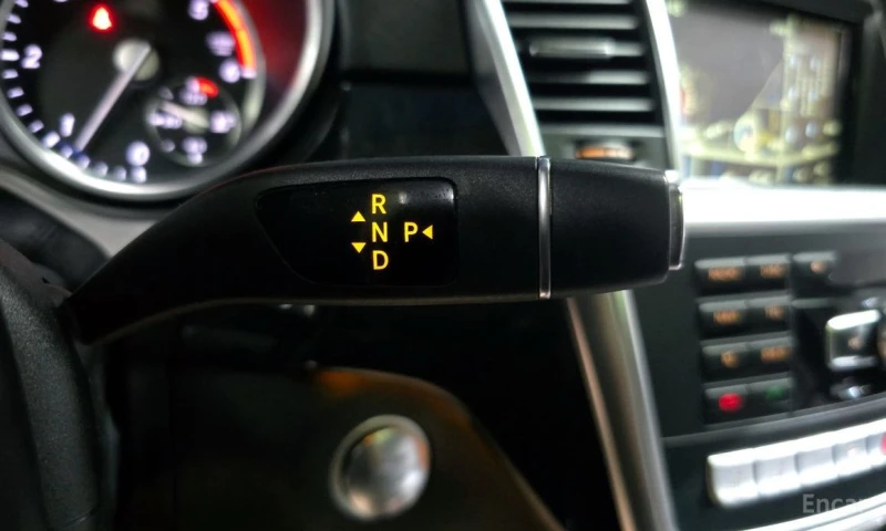 Mercedes-Benz ML 350, снимка 9 - Автомобили и джипове - 53207171