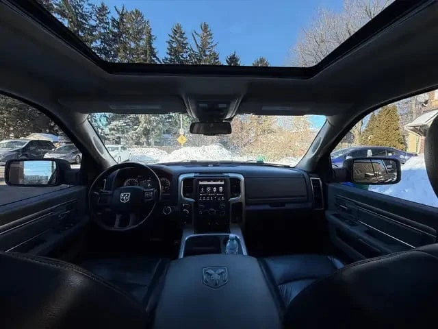 Dodge RAM 1500 * CARFAX * ПОДГРЕВИ * PANO * R/T, снимка 10 - Автомобили и джипове - 53448385