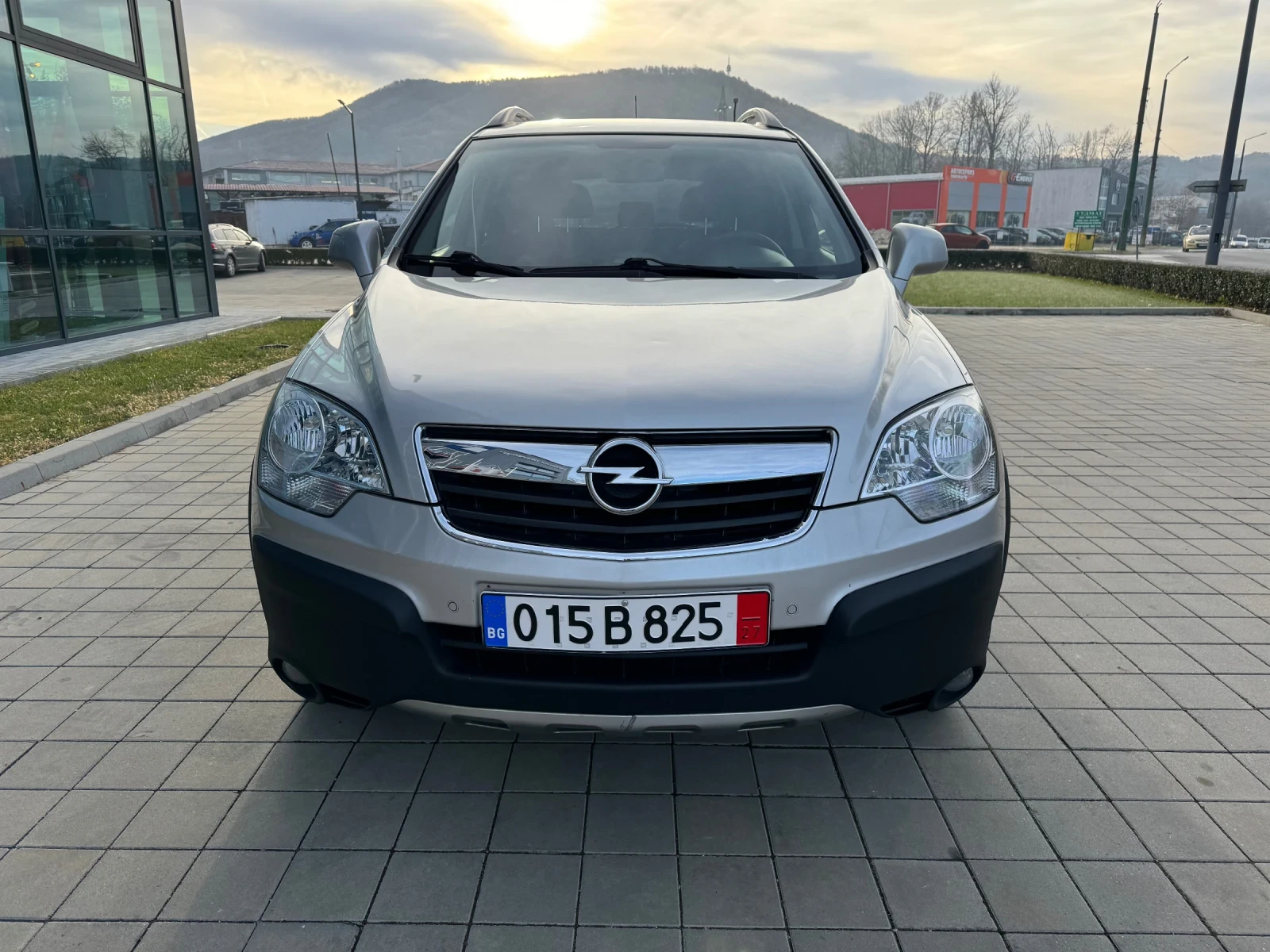 Opel Antara 2.4i 4x4  - изображение 2