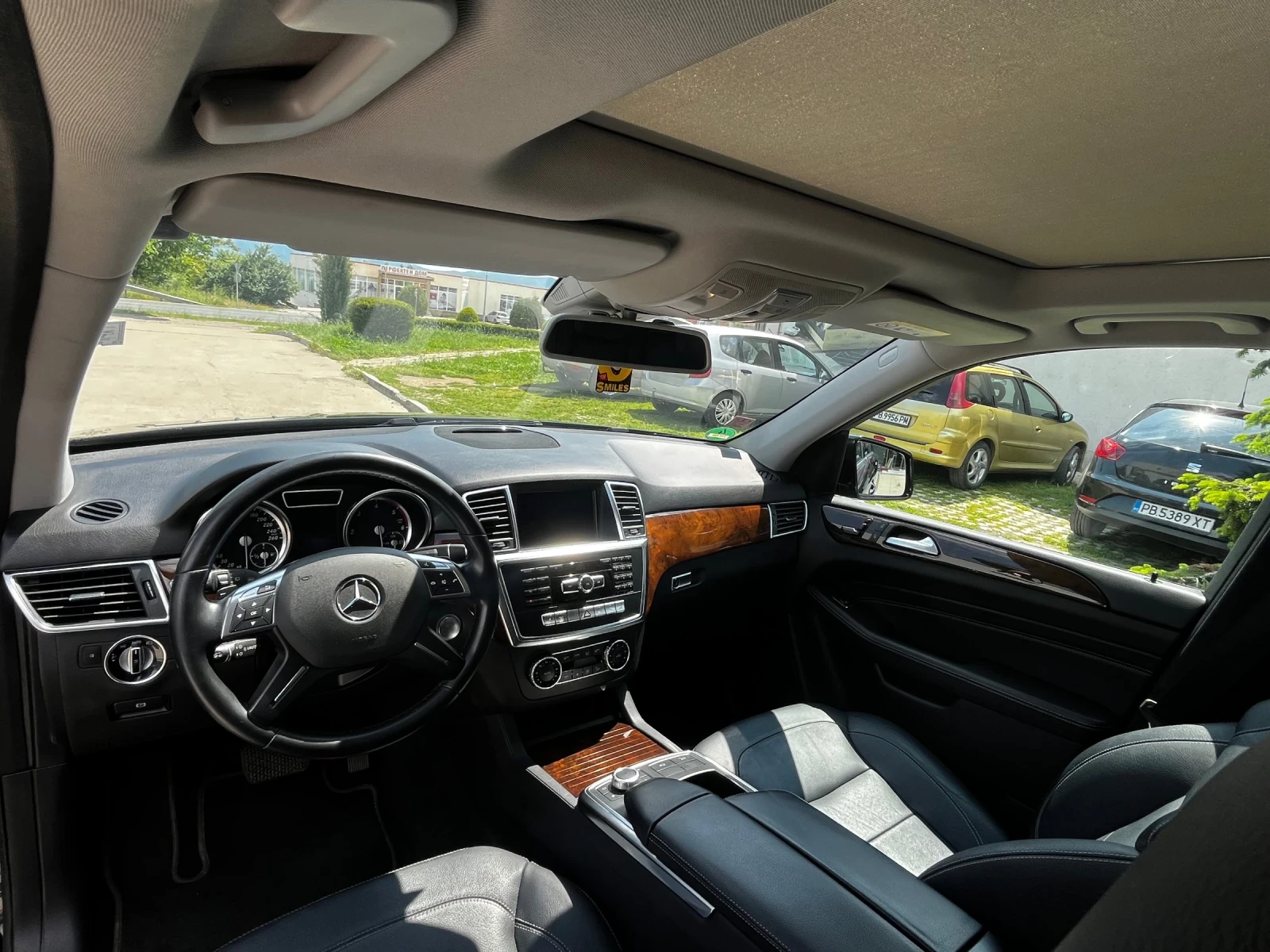 Mercedes-Benz ML 350 D /DISTRONIC+ /AMG/KEYLESS/РЕАЛНИ КМ/ПРУЖИНИ - изображение 5