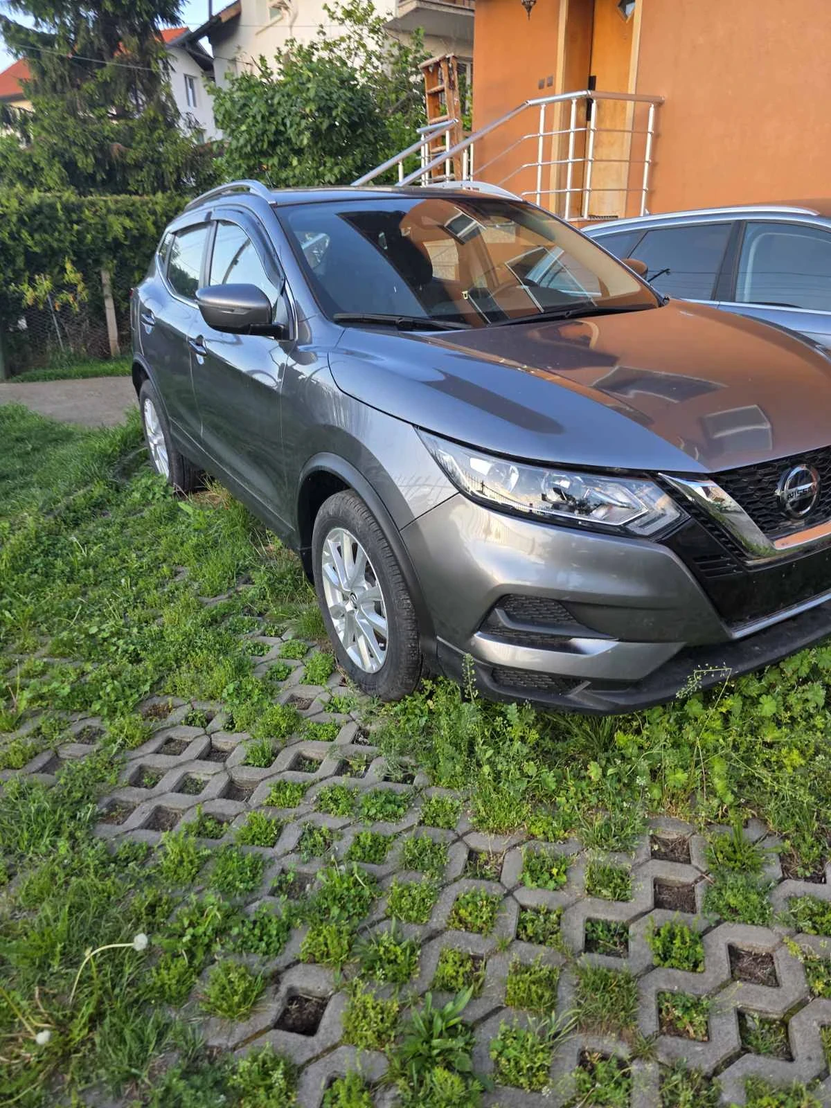 Nissan Qashqai 4x4 2.0 бензин  - изображение 2