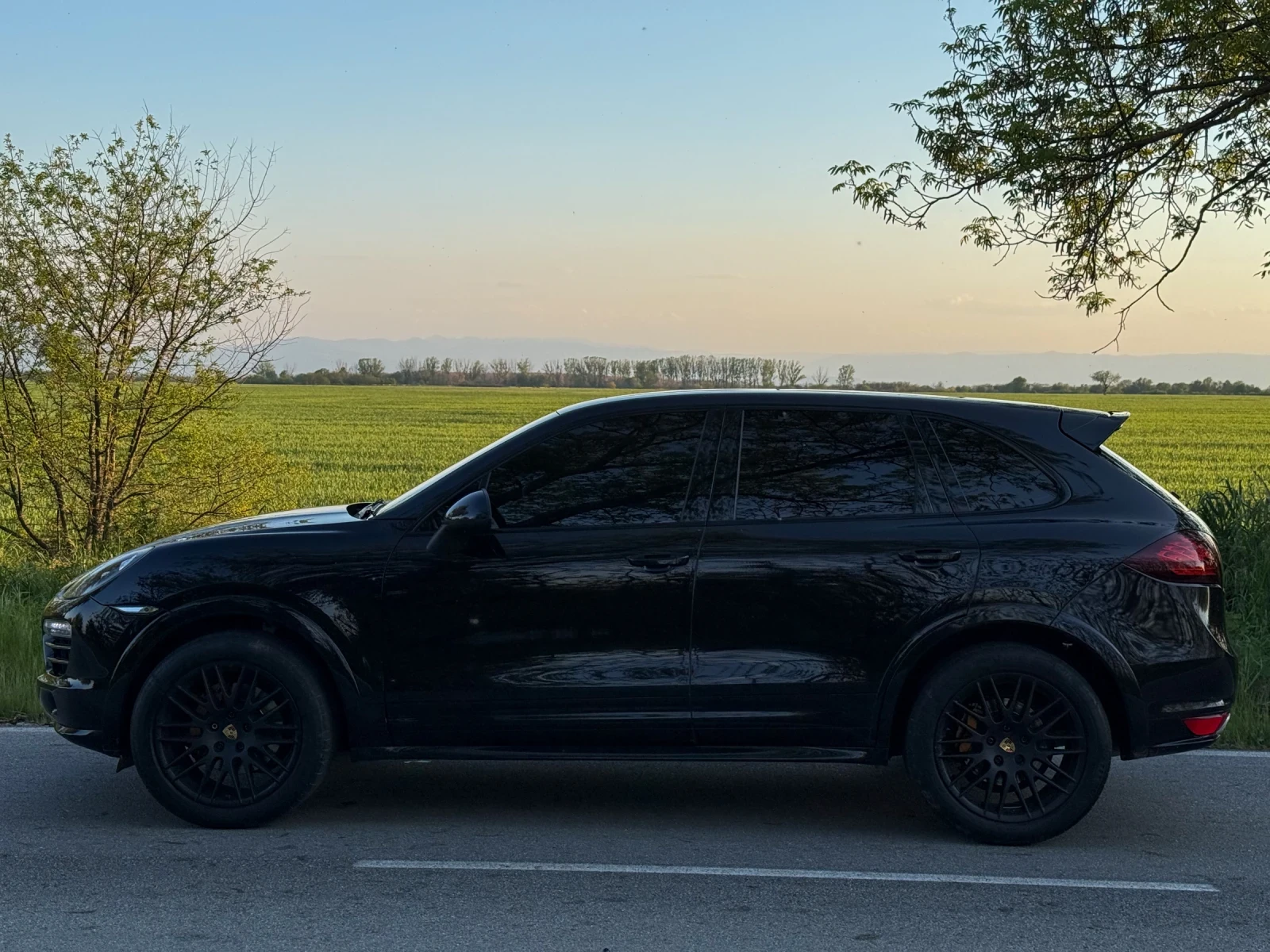 Porsche Cayenne 3.0d, снимка 3 - Автомобили и джипове - 54430021