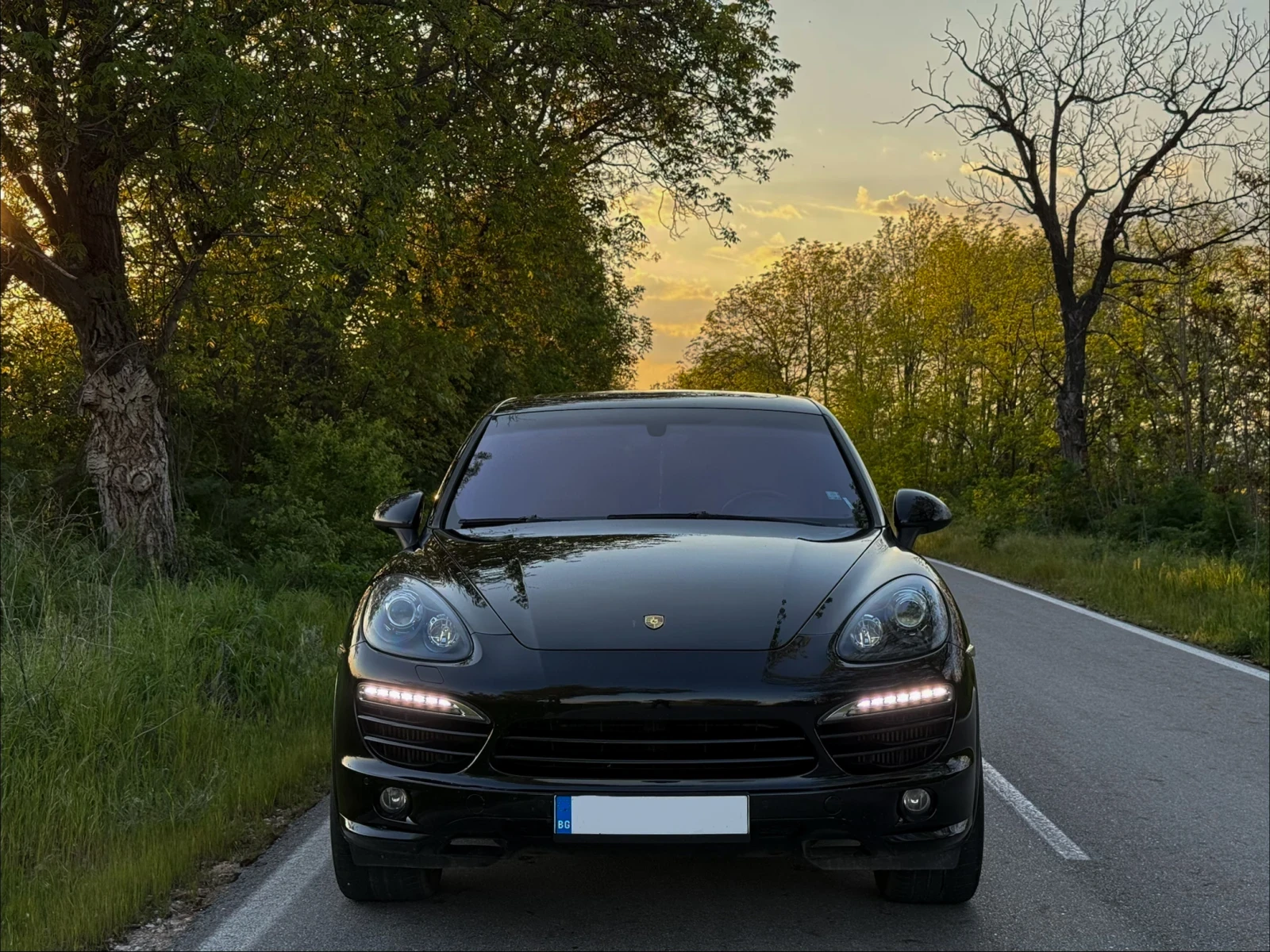 Porsche Cayenne 3.0d, снимка 2 - Автомобили и джипове - 54430021