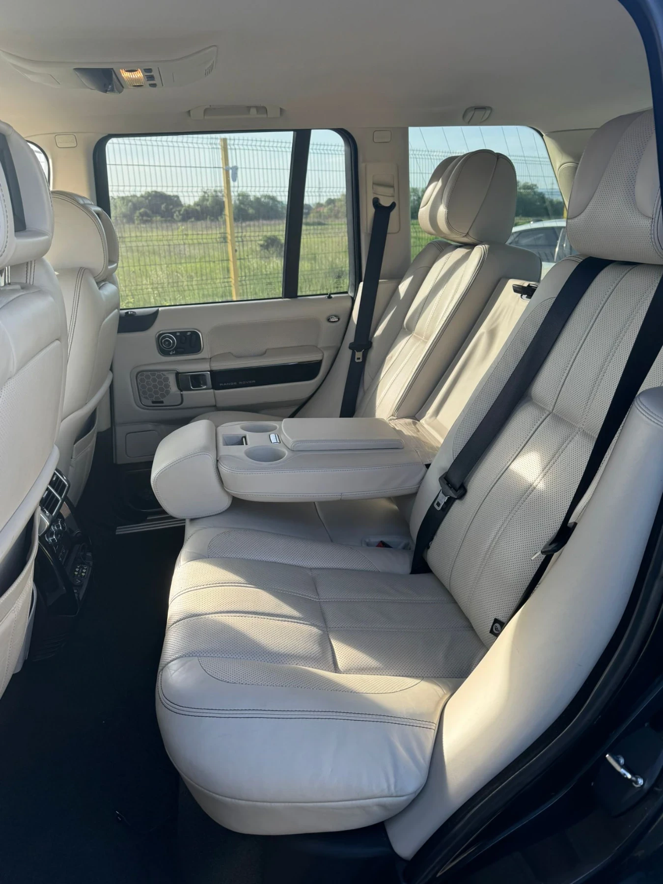 Land Rover Range rover Autobiography Full Edition , снимка 8 - Автомобили и джипове - 54670727