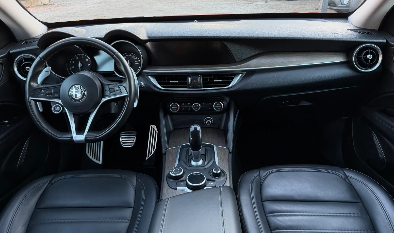 Alfa Romeo Stelvio 2.0-Turbo/Q4/Автомат/Дистроник/Камера, снимка 13 - Автомобили и джипове - 54963598