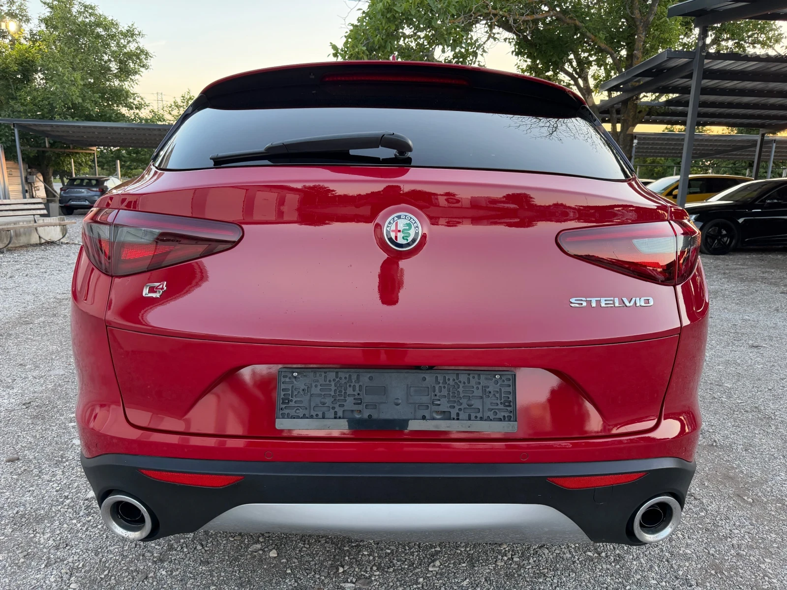 Alfa Romeo Stelvio 2.0-Turbo/Q4/Автомат/Дистроник/Камера, снимка 5 - Автомобили и джипове - 54963598