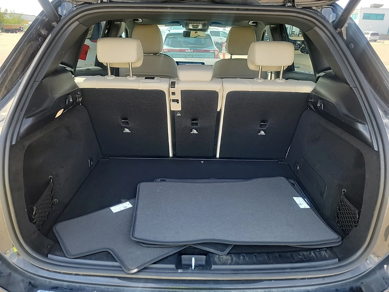 Mercedes-Benz GLA 250  ДИСТРОНИК / 360 / 2 КЛЮЧА , снимка 15 - Автомобили и джипове - 55815364