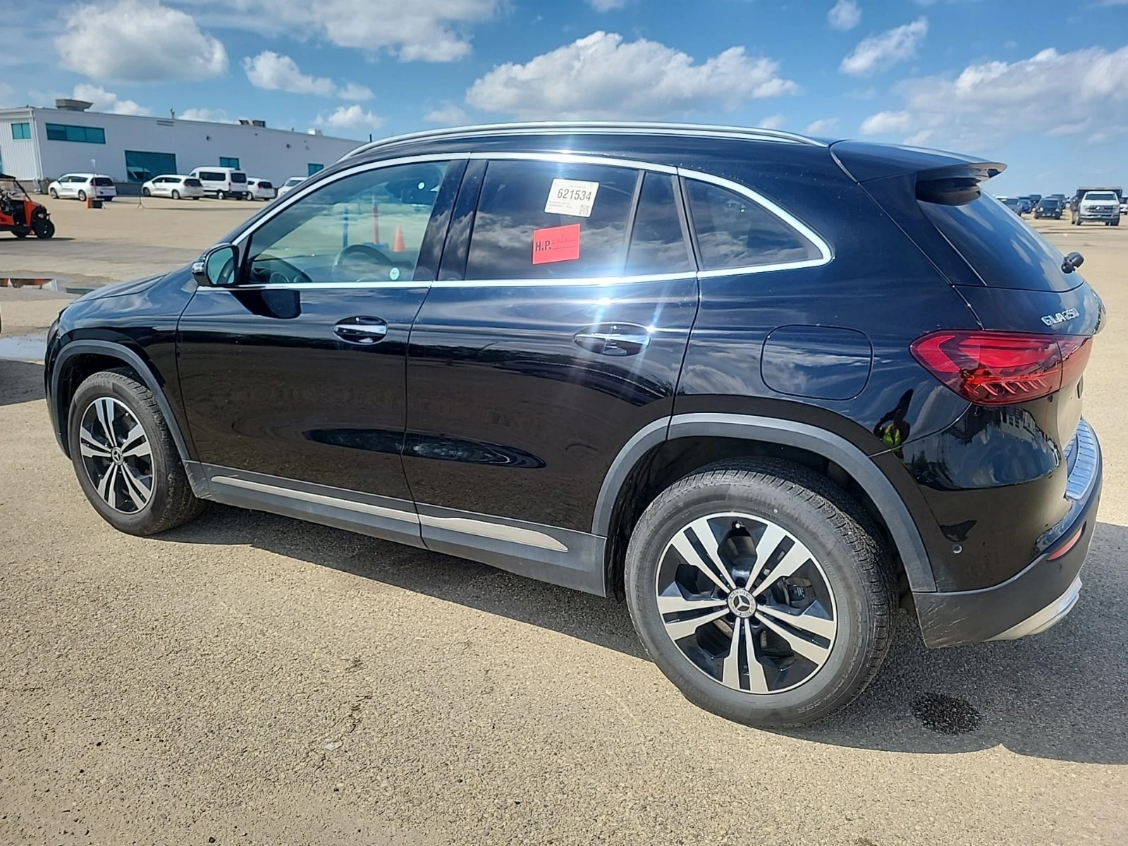 Mercedes-Benz GLA 250  ДИСТРОНИК / 360 / 2 КЛЮЧА , снимка 4 - Автомобили и джипове - 55815364
