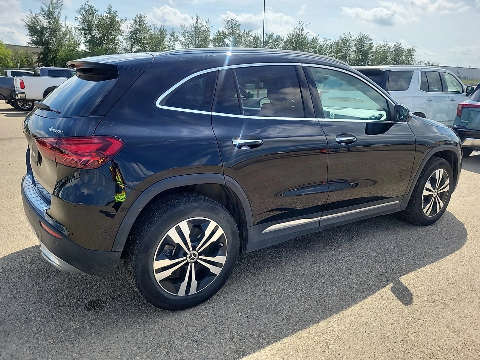 Mercedes-Benz GLA 250  ДИСТРОНИК / 360 / 2 КЛЮЧА , снимка 3 - Автомобили и джипове - 55815364