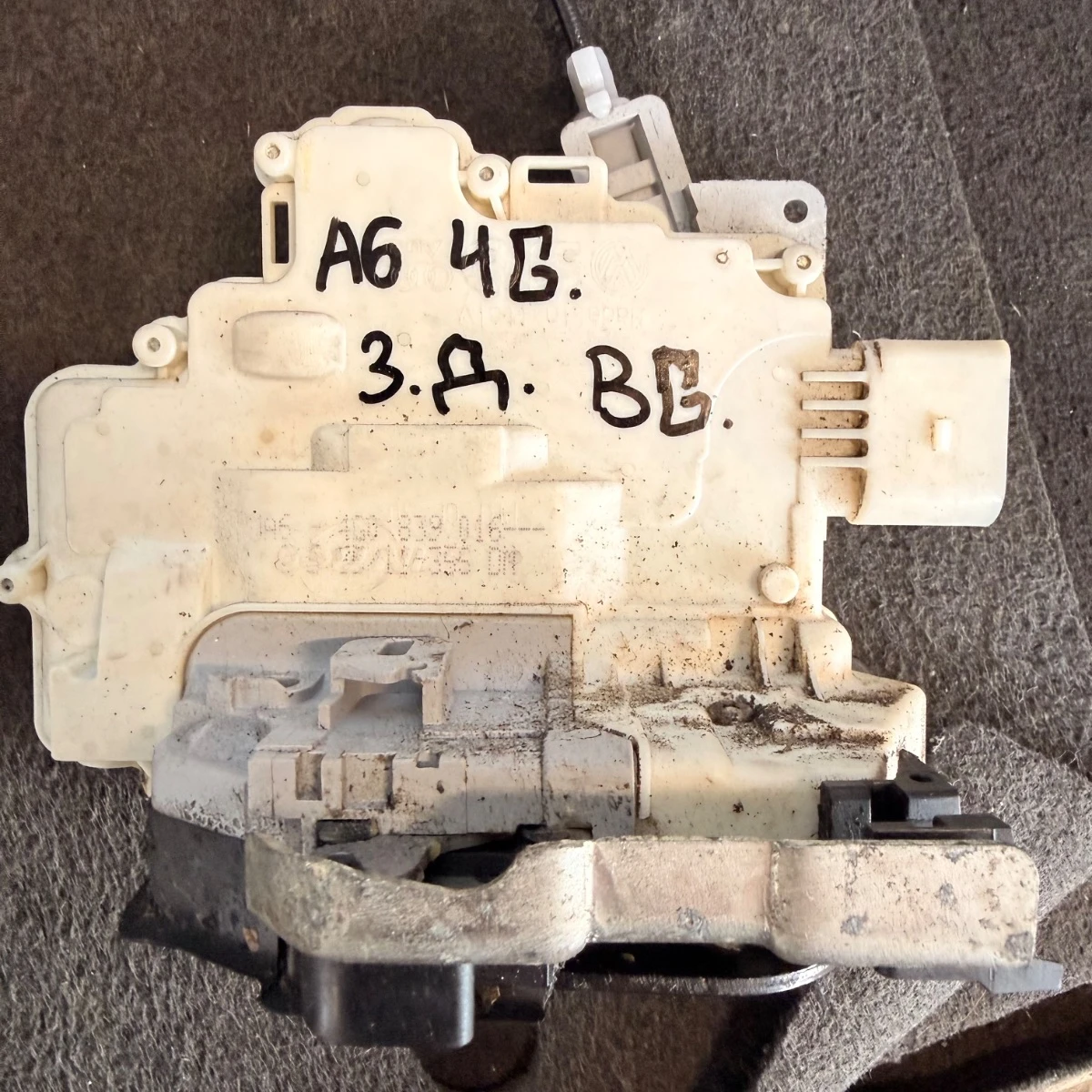 Брава за задна дясна врата за Audi A6 4G 4G0839016-1612