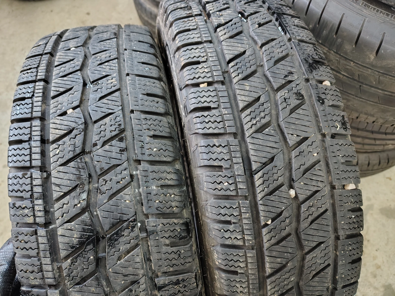 Гуми Зимни 205/75R16
