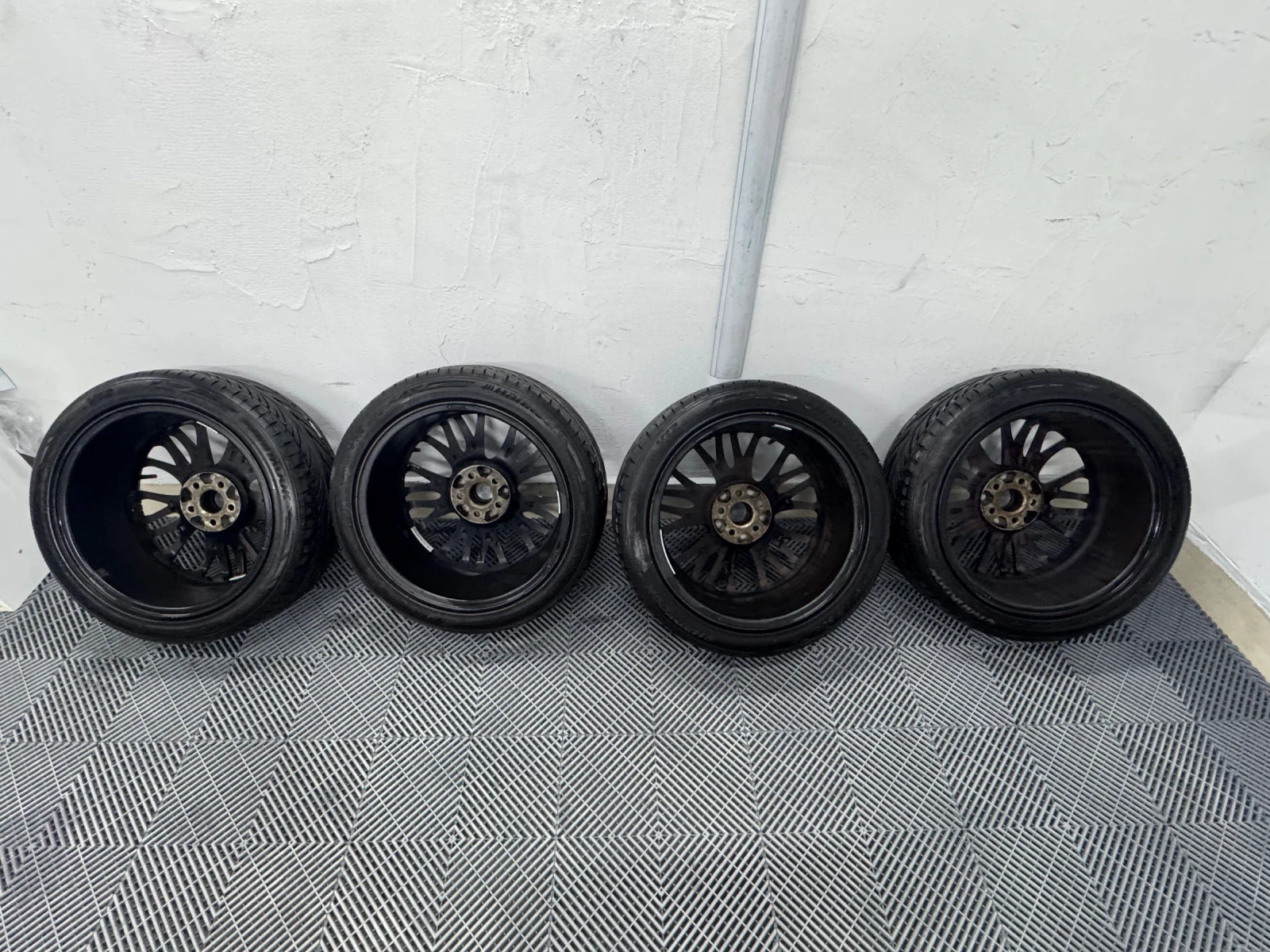 ���� � ������ 215/45R17 �� VW | Mobile.bg � ����������� 4