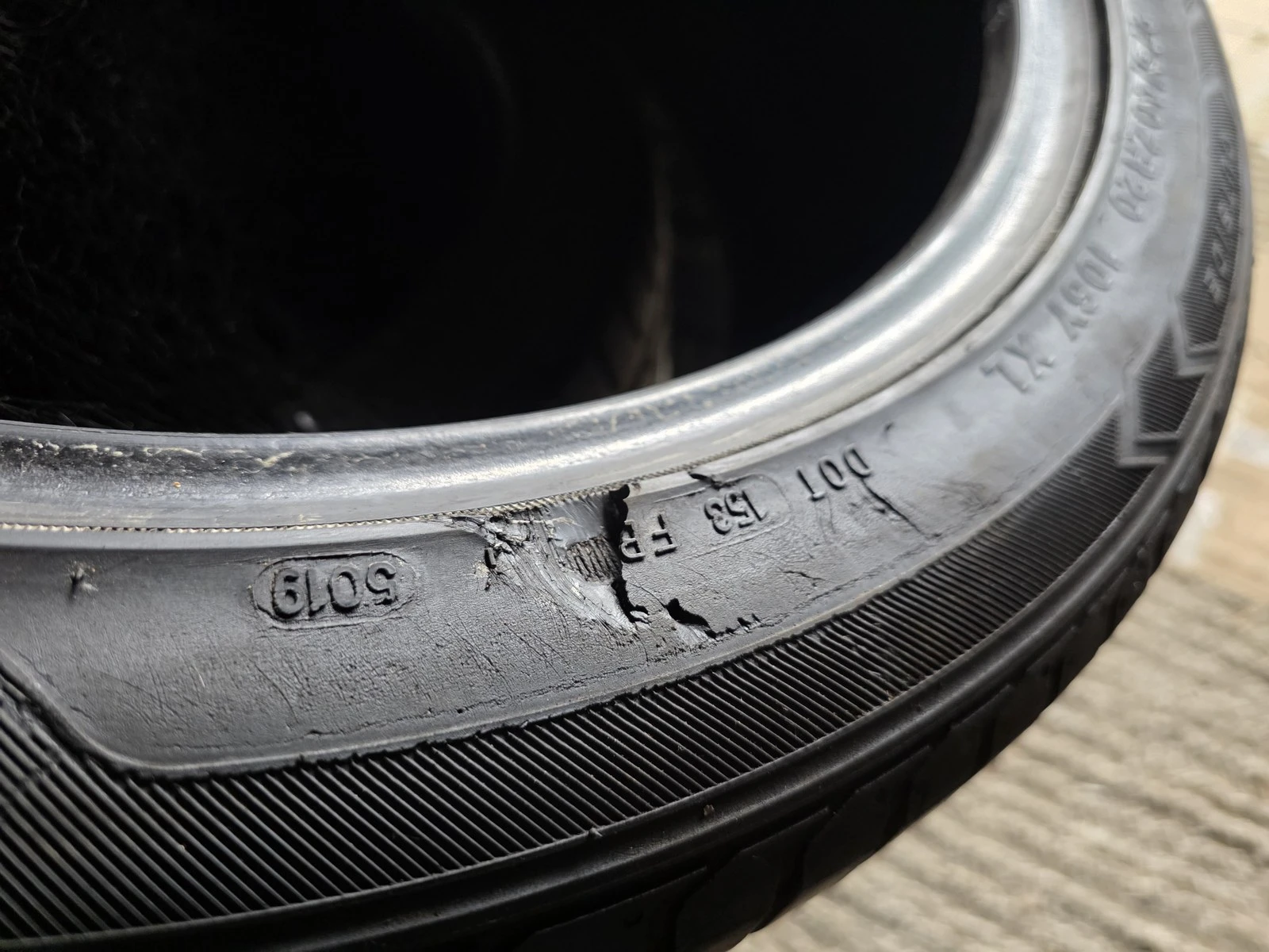 Гуми Летни 275/40R20, снимка 9 - Гуми и джанти - 56664467