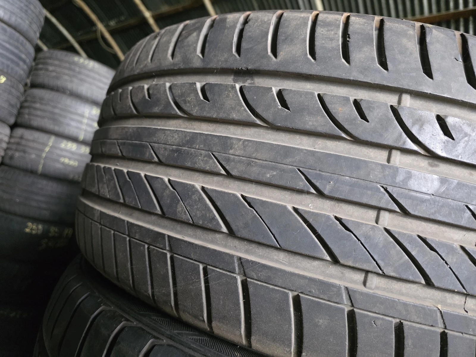 Гуми Летни 275/40R20