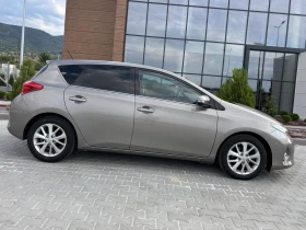 Toyota Auris 2.0 D4D KeyLess Go Navi Камера Кожа , снимка 7