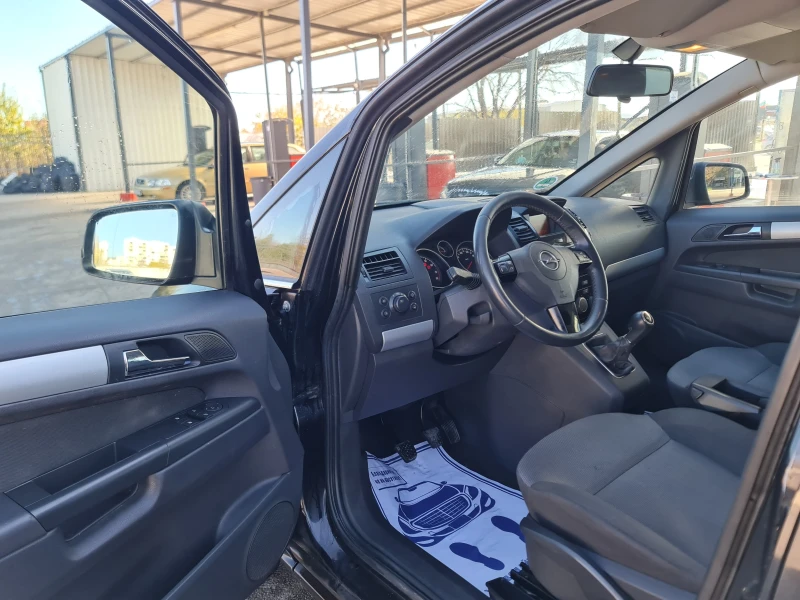 Opel Zafira БЕЗУПРЕЧНА 7.M., снимка 6 - Автомобили и джипове - 48146621