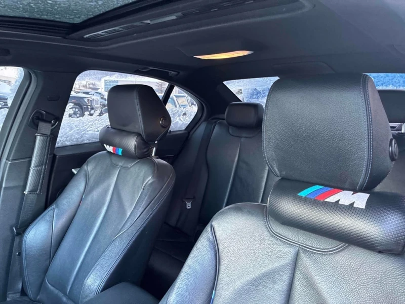 BMW 330 330i xDrive  CARFAX, снимка 10 - Автомобили и джипове - 53245788