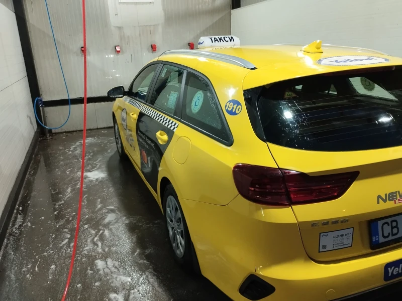 Kia Ceed 1.5t, снимка 2 - Автомобили и джипове - 53559948