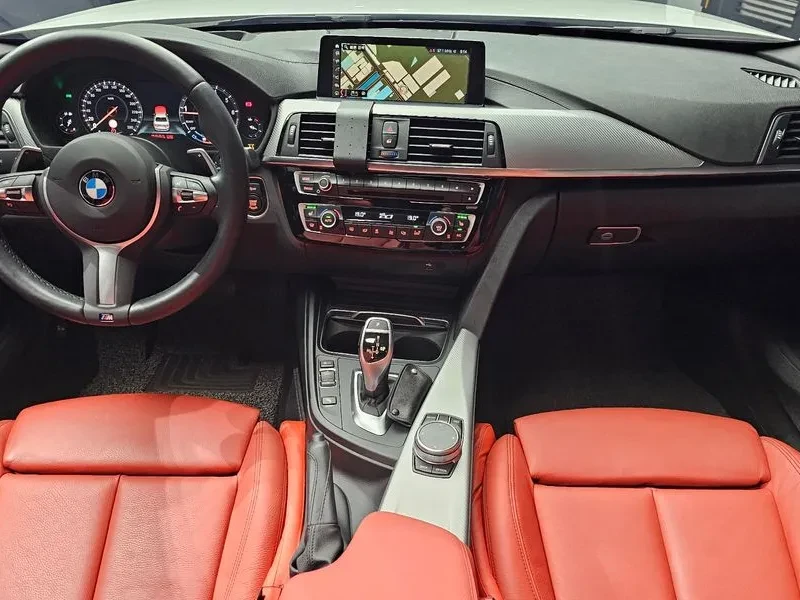 BMW 330 I M Sports Shadow, снимка 6 - Автомобили и джипове - 56001110