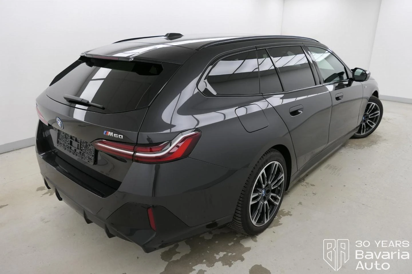 BMW i5 M60 xDrive Touring Automatic - изображение 3