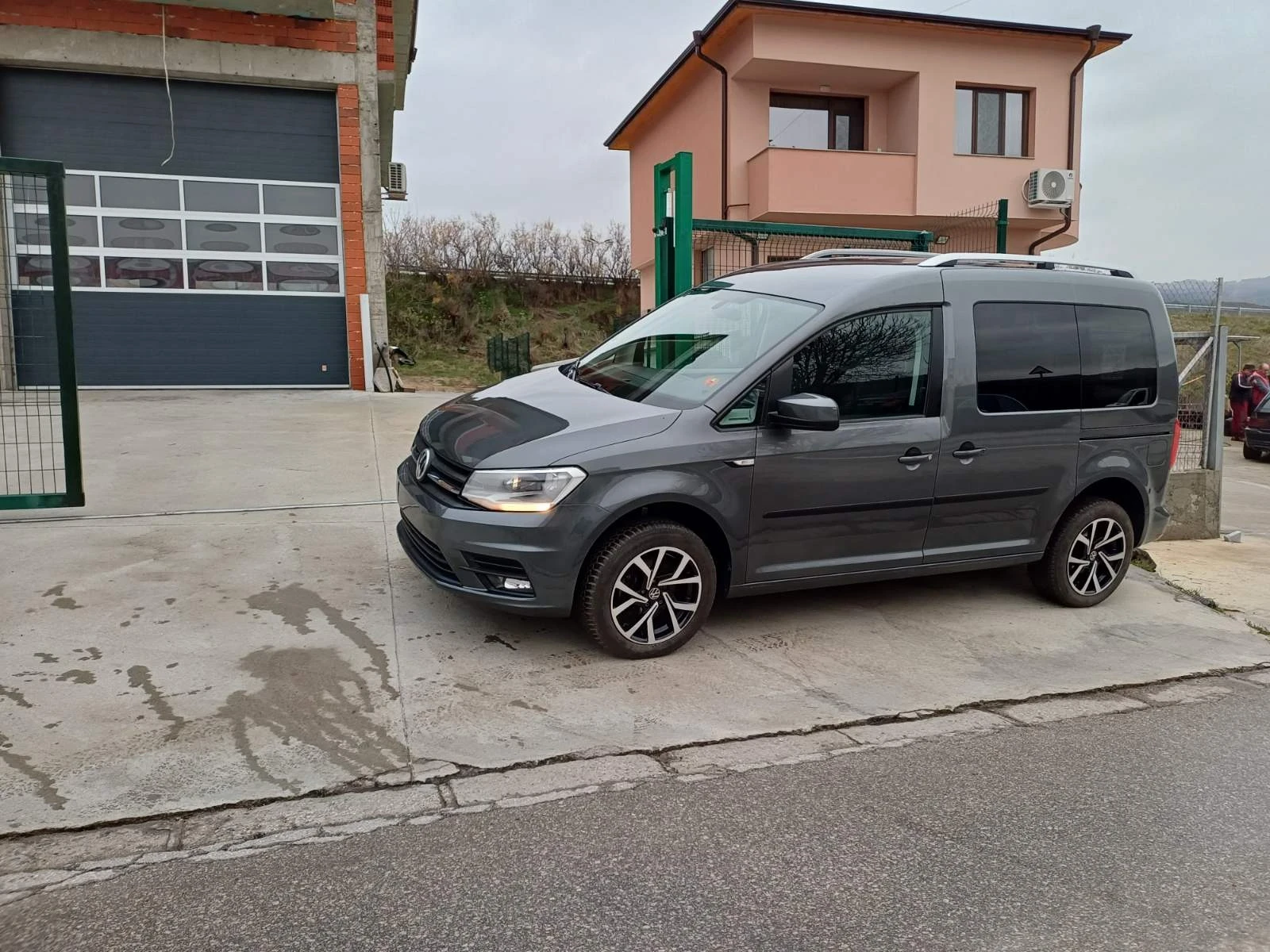 VW Caddy 1.4 TGI metan | Mobile.bg   7