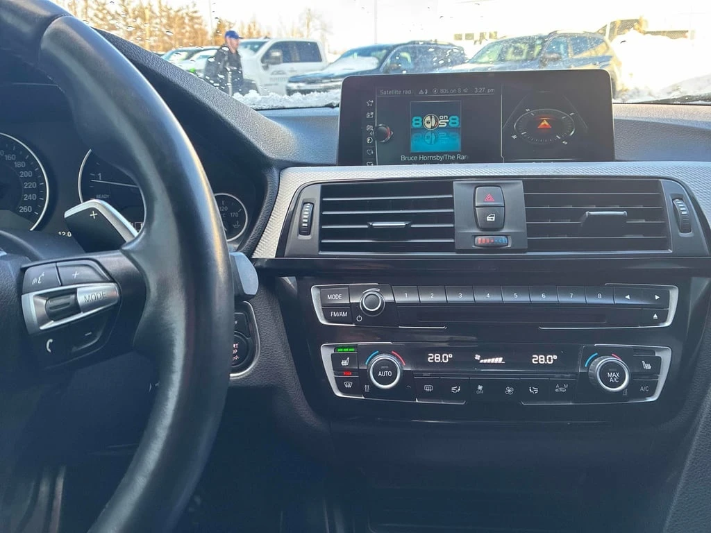 BMW 330 330i xDrive  CARFAX - изображение 9