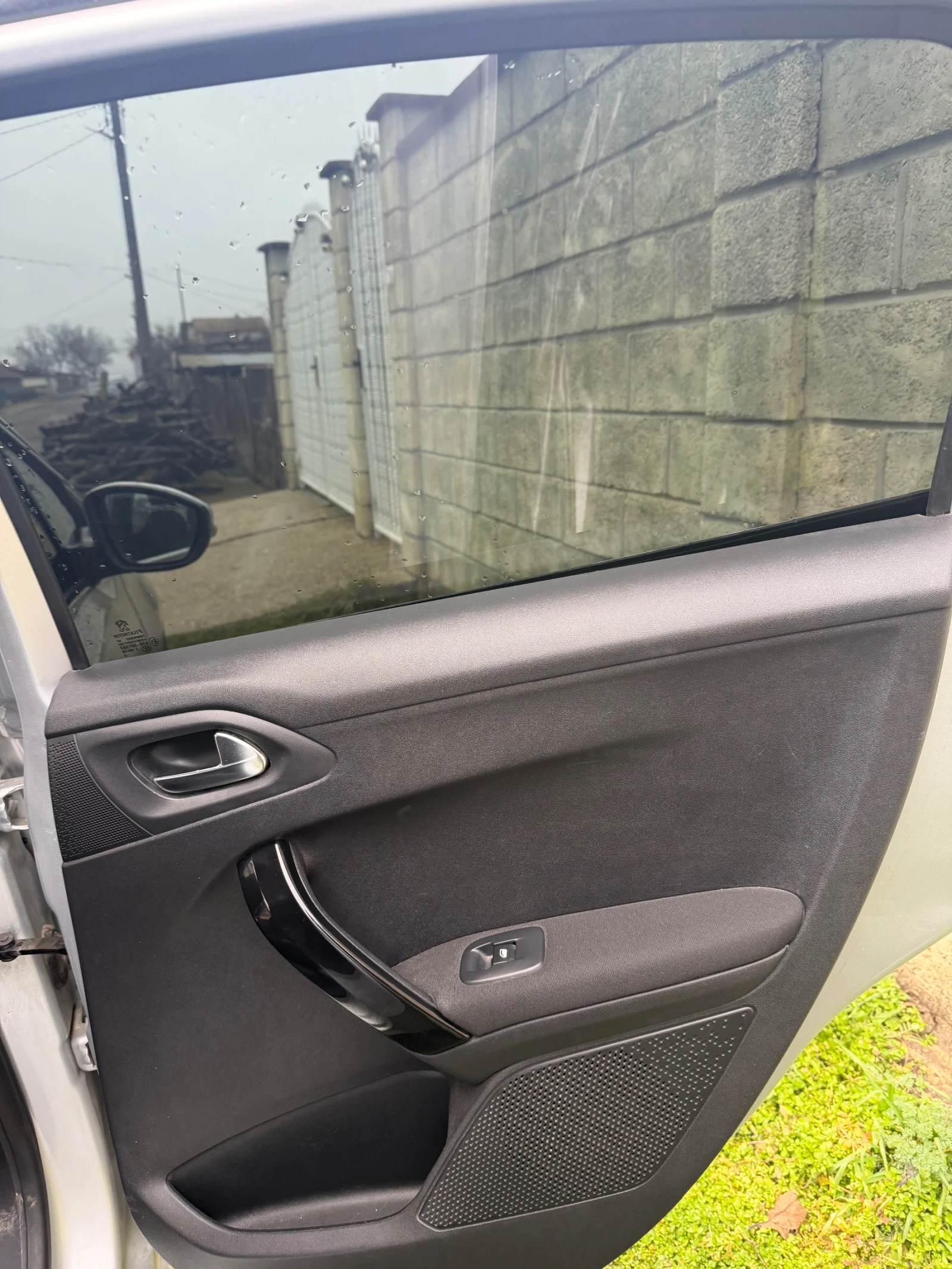 Peugeot 208 | Mobile.bg � ����������� 6