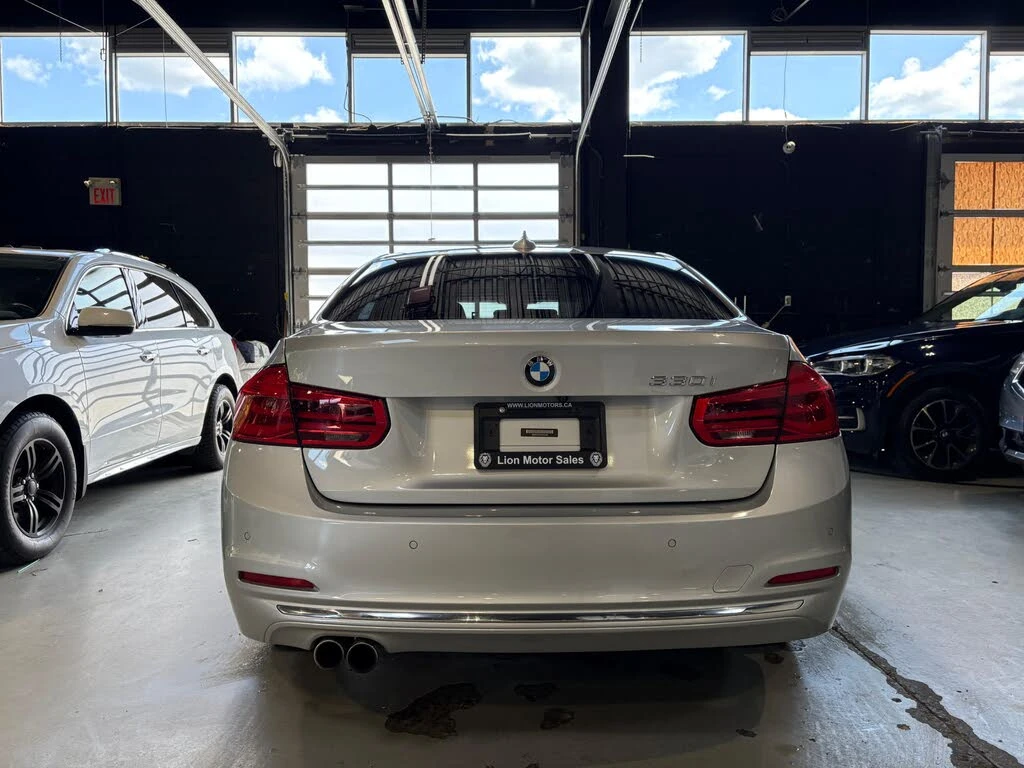 BMW 330 * xDrive * * HeadUp* AвтоКредит* (ЦЕНА ДО БГ), снимка 4 - Автомобили и джипове - 53772101