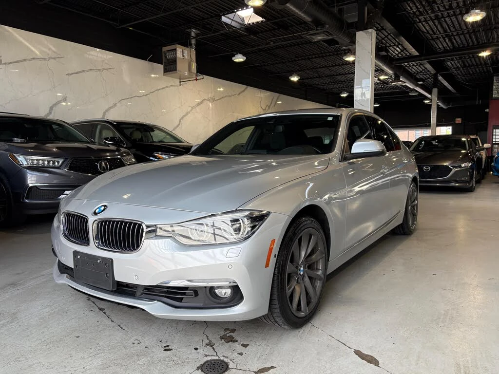 BMW 330 * xDrive * * HeadUp* AвтоКредит* (ЦЕНА ДО БГ)