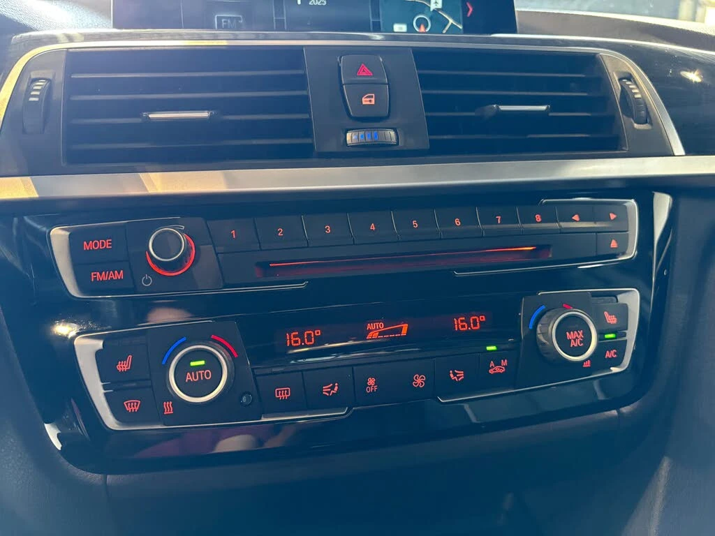 BMW 330 * xDrive * * HeadUp* AвтоКредит* (ЦЕНА ДО БГ), снимка 14 - Автомобили и джипове - 53772101