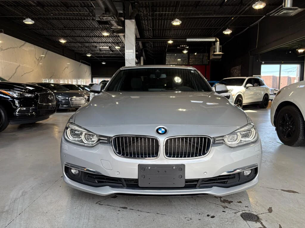 BMW 330 * xDrive * * HeadUp* AвтоКредит* (ЦЕНА ДО БГ)