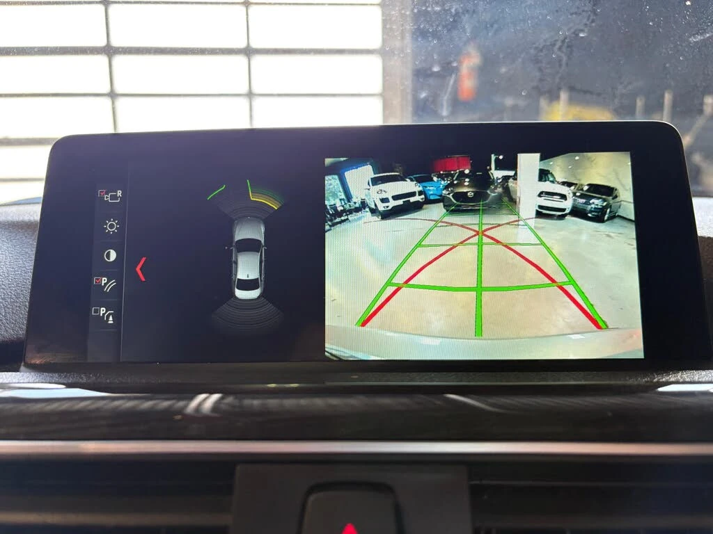 BMW 330 * xDrive * * HeadUp* AвтоКредит* (ЦЕНА ДО БГ), снимка 15 - Автомобили и джипове - 53772101