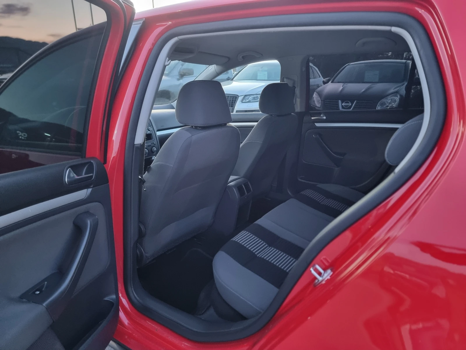 VW Golf 1.4I, снимка 11 - Автомобили и джипове - 54547869