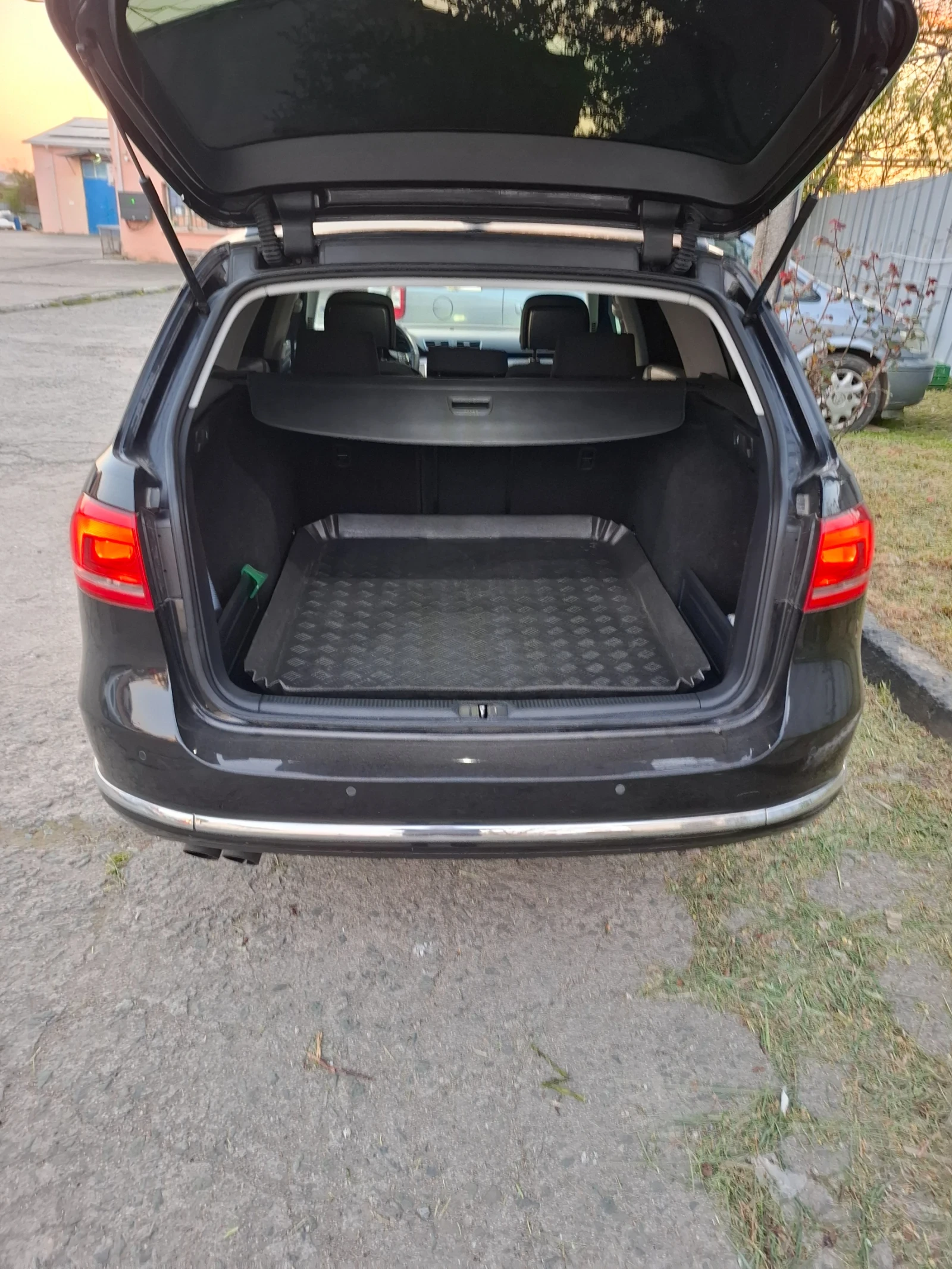 VW Passat, снимка 12 - Автомобили и джипове - 54249413