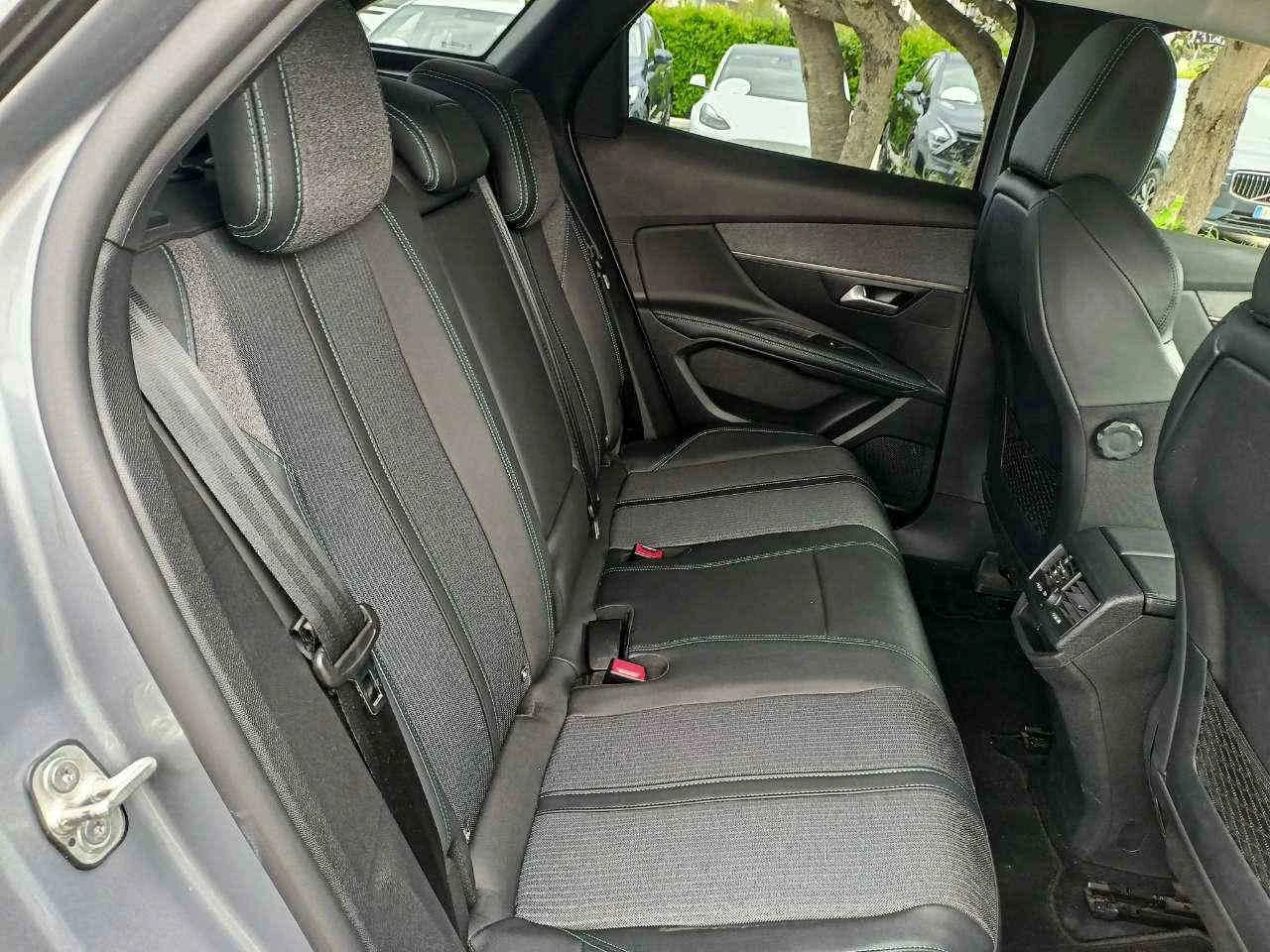 Peugeot 3008 Allure Pack - AWD , снимка 13 - Автомобили и джипове - 54333208