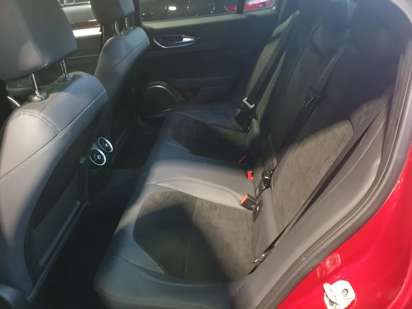 Alfa Romeo Giulia QUADRIFOGLIO/V6/BI-TURBO/CAM/CARBON/563z, снимка 10 - Автомобили и джипове - 55210729