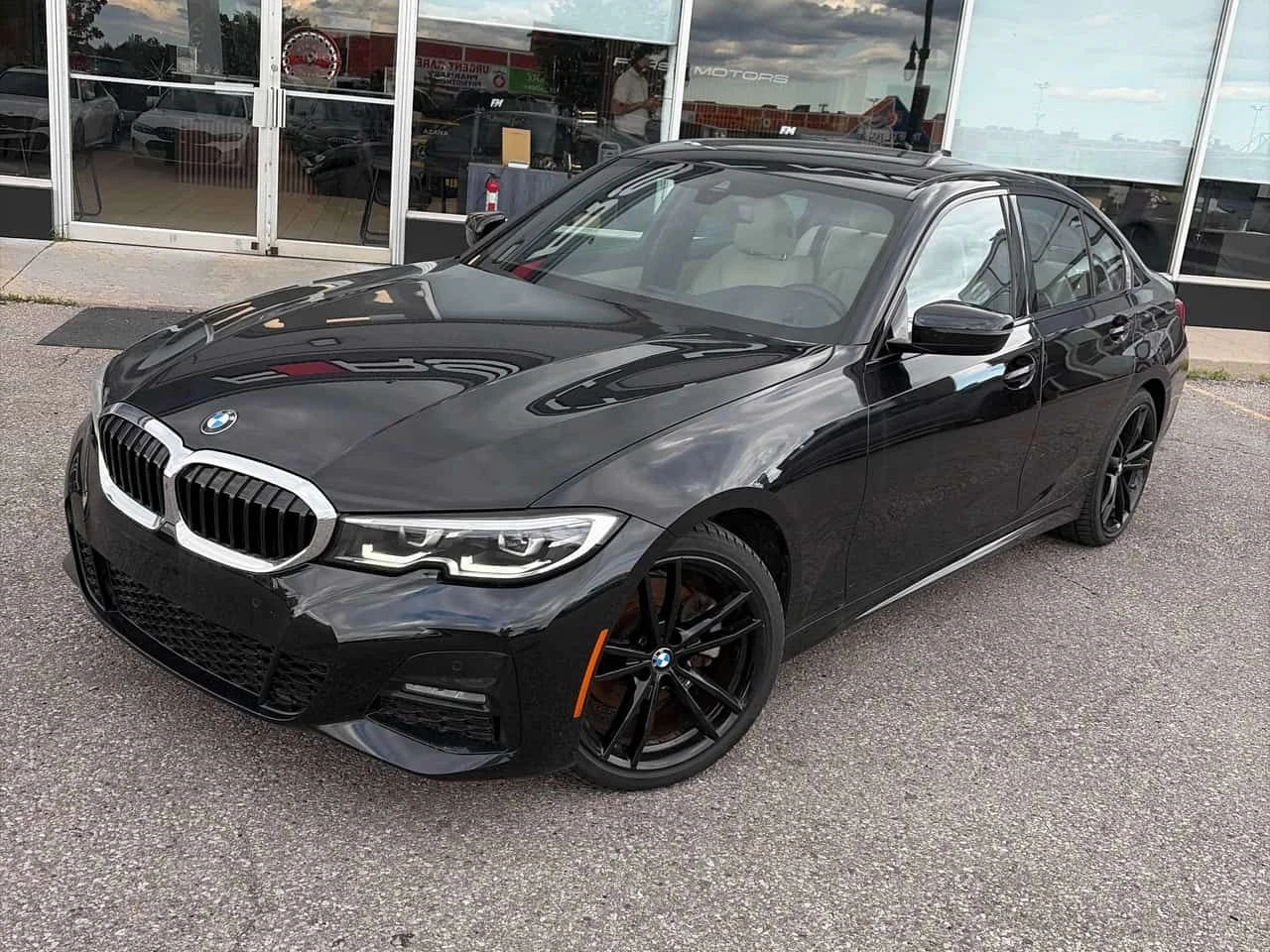 BMW 330 i xDrive * M SPORT* АВТОКРЕДИТ* CARFAX* 