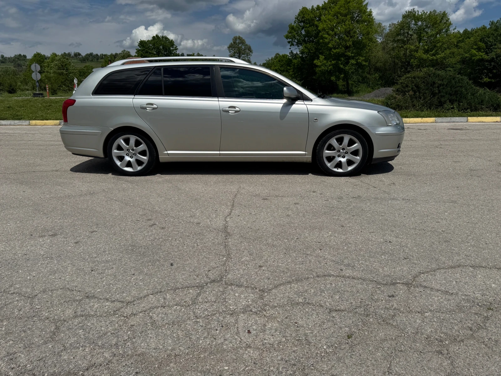 Toyota Avensis 1.8 vvti, снимка 6 - Автомобили и джипове - 56656818