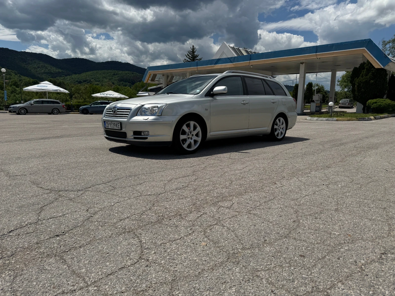 Toyota Avensis 1.8 vvti, снимка 4 - Автомобили и джипове - 56656818