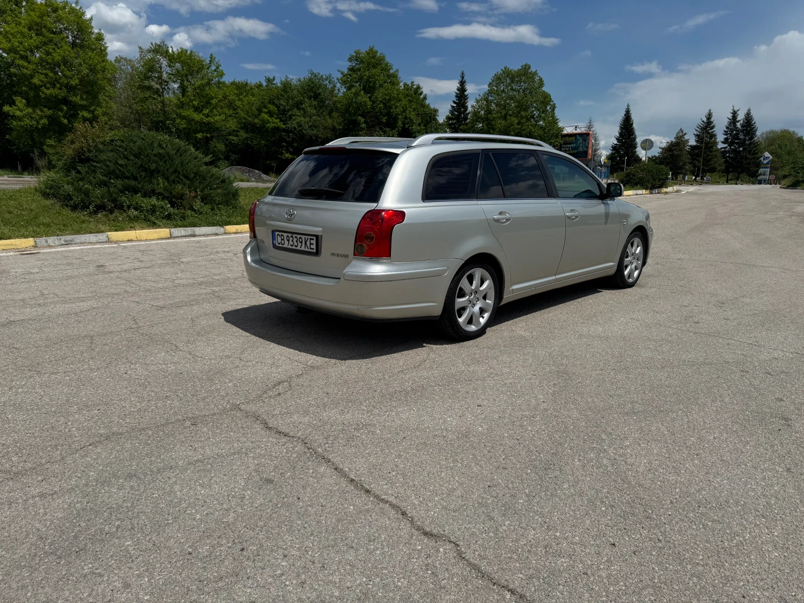 Toyota Avensis 1.8 vvti, снимка 2 - Автомобили и джипове - 56656818
