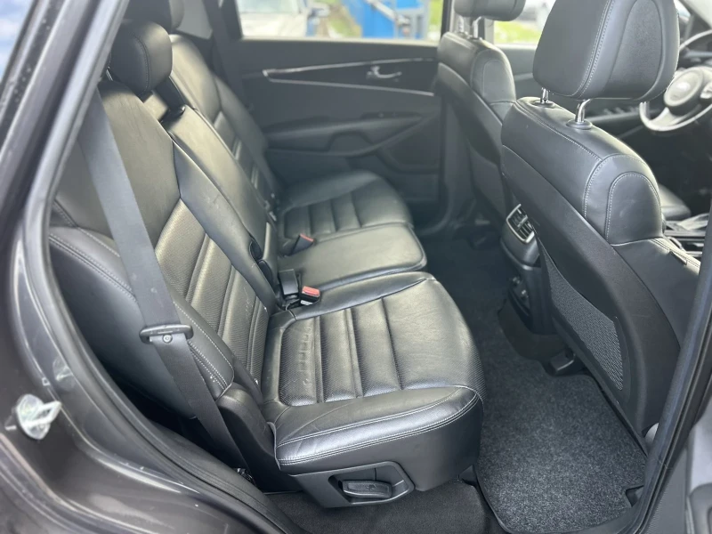 Kia Sorento, снимка 16 - Автомобили и джипове - 53109071