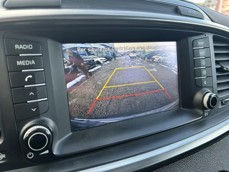 Kia Sorento, снимка 14 - Автомобили и джипове - 53109071