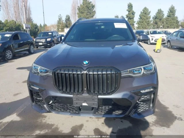 BMW X7 M50i* LASER* DISTRONIC* HARMAN KARDON* PANORAMA* , снимка 8 - Автомобили и джипове - 53758280