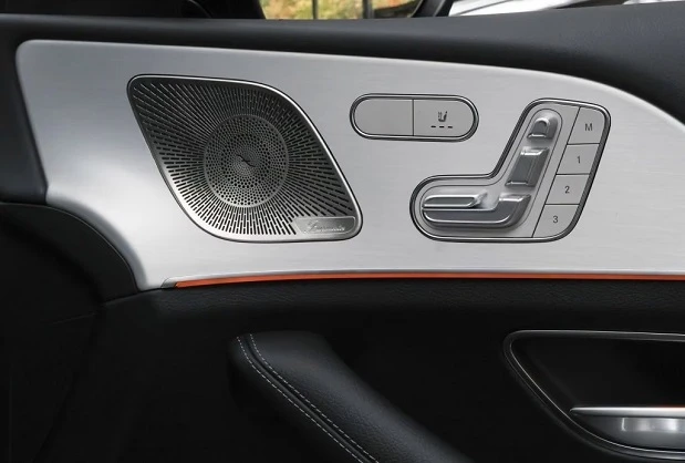 Mercedes-Benz GLE 400 e 4Matic Coupe = AMG Line = Гаранция, снимка 3 - Автомобили и джипове - 55823375