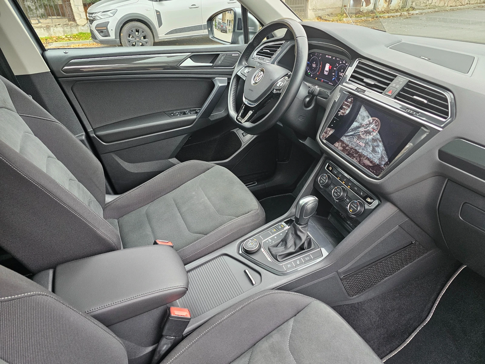 VW Tiguan Alspace Highline 4Motion 2.0tdi 200  DCC | Mobile.bg   11