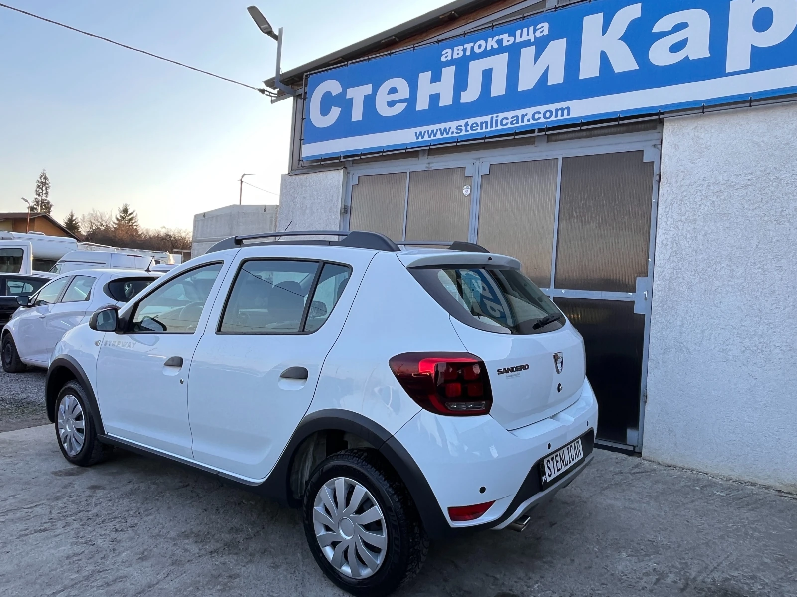 Dacia Duster AВТОМАТИК, снимка 2 - Автомобили и джипове - 53751835